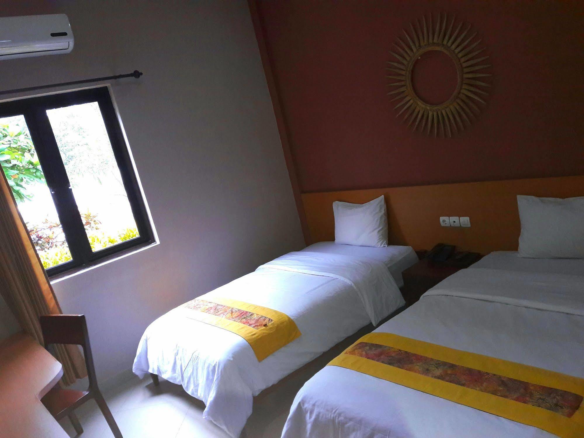 Hotel Transit Pasuruan Dış mekan fotoğraf